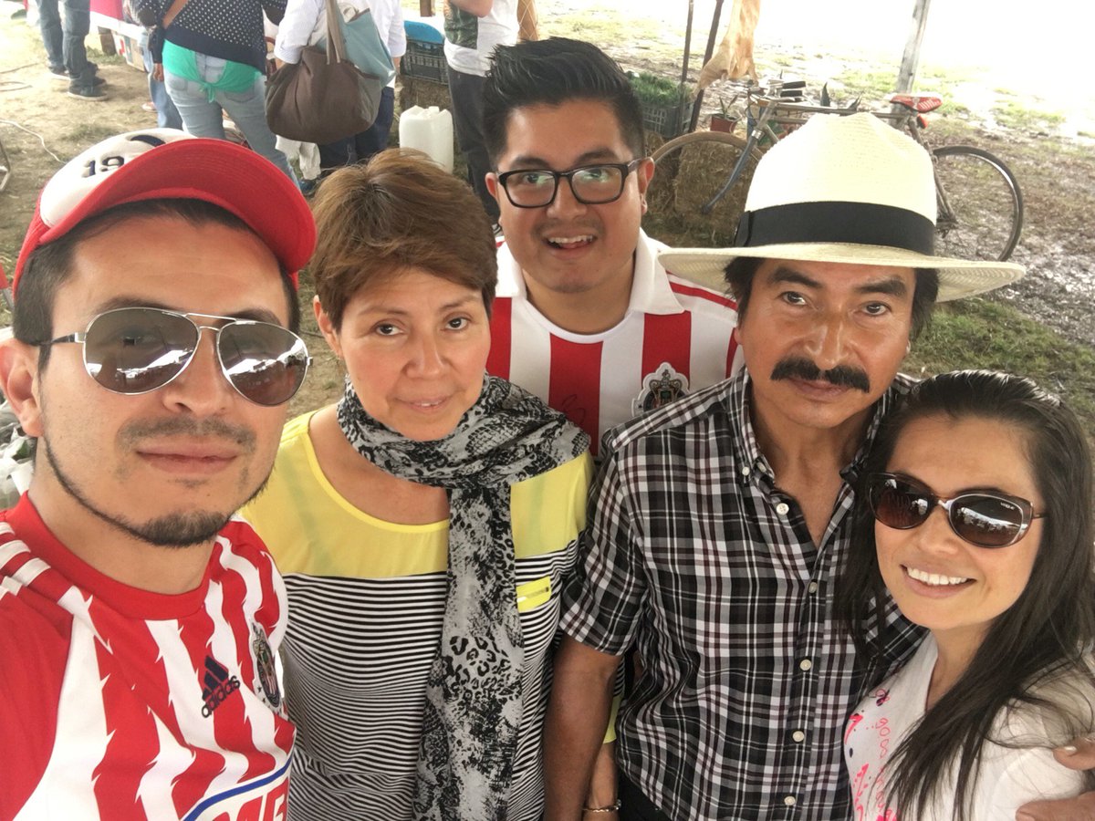 A_Gonzalez19's tweet photo. Familia (@ Globopuerto Teotihuacan - @volareglobos) https://t.co/HbR9XOP2Mv https://t.co/SZ3MYstMvv
