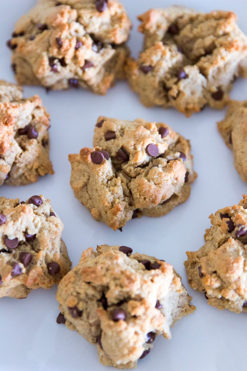 sisoosarah's tweet image. Sharing my clean eatin' peanut butterin' chocolate chippin' cookie recipe here: bit.ly/2b85RTL