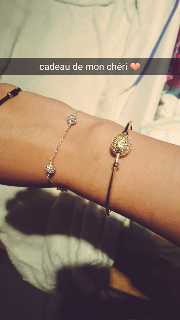 Mailletjustine's tweet photo. J'ai le meilleur des chéris 😍 #anniversaire#19ans#amour https://t.co/4OZcFokeBQ