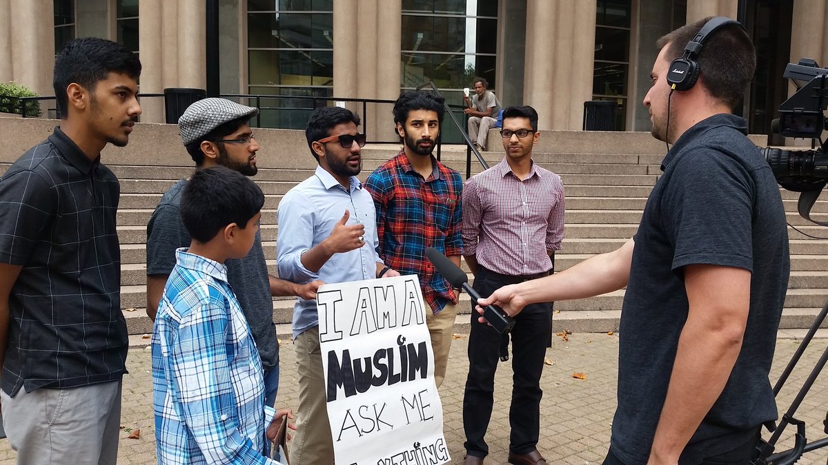 mesageofmessiah's tweet photo. #Canada Islam Exhibition all setup at Homer St & Robson St right beside the Library! #IslamExhibition #MobileMuslims https://t.co/ED6tDU7qB6