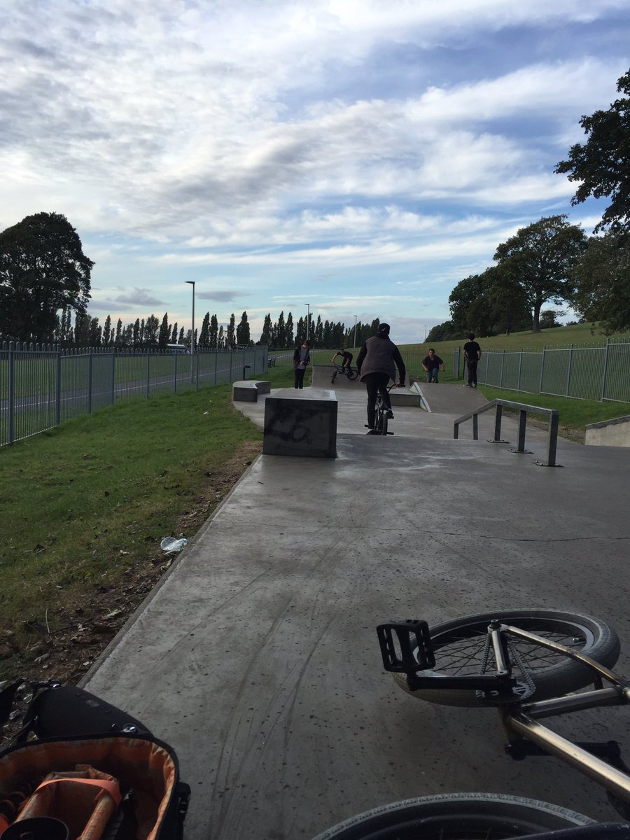 MikeChudley's tweet photo. As soon as the speakers and camera came out everyone started shredding π½π² #chdbmx https://t.co/UIxG2416QN