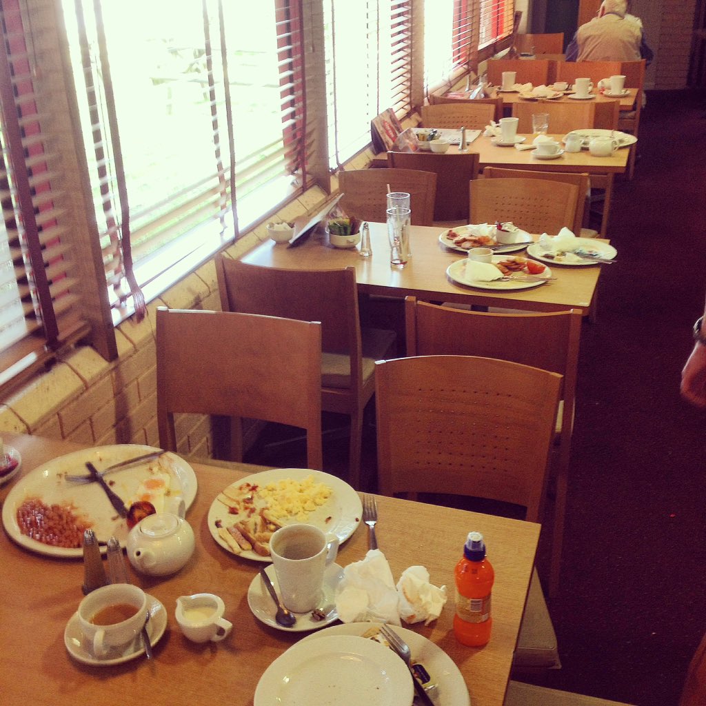 morphiamoney's tweet photo. #littlechefuk Terrible experience in Little Chef near Newmarket. Absolutely filthy. And no toilet paper too.!! https://t.co/UlCpHBHEKn