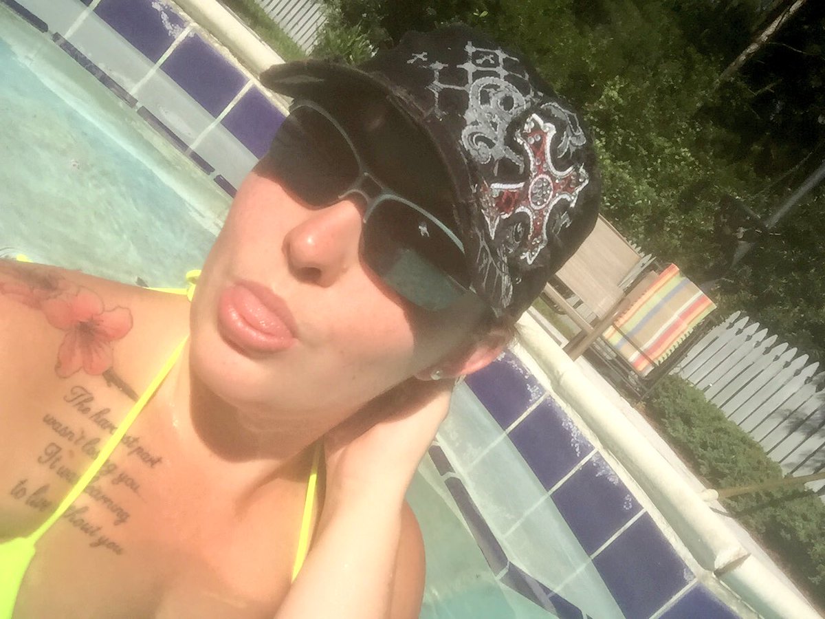 pWickedAngelq's tweet photo. Soaking up the last rays of ☀️☀️☀️ on this #HOT Sunday! #PoolBabe #SickAssHat! https://t.co/Aj8WqW9BDR