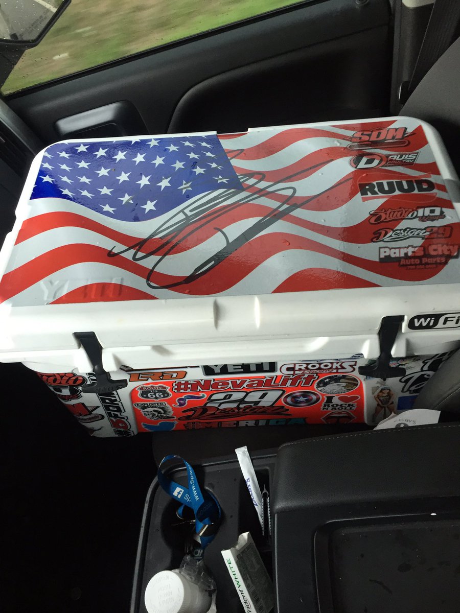 SpencerDavis_29's tweet photo. No road trip is complete without my @YETICoolers 45 in the passenger seat #IcedDown #LottaMilesOnIt https://t.co/zVCH5KLZjJ