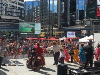 MexFest16's tweet photo. Awesome crowd here in Yonge-Dundas Square for #MexFest16! #Toronto https://t.co/xAh9psP01K