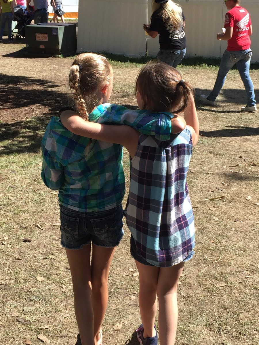 TroyBoriskey's tweet photo. Lilee and Alli. BFFs #MyIowaStateFair https://t.co/ESpKSWjB0n