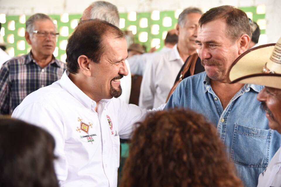 ManuelCota's tweet photo. El día de hoy nos organizamos para recibir a los congresistas. Que será inaugurada por nuestro Presidente @EPN https://t.co/94uxRNaW35