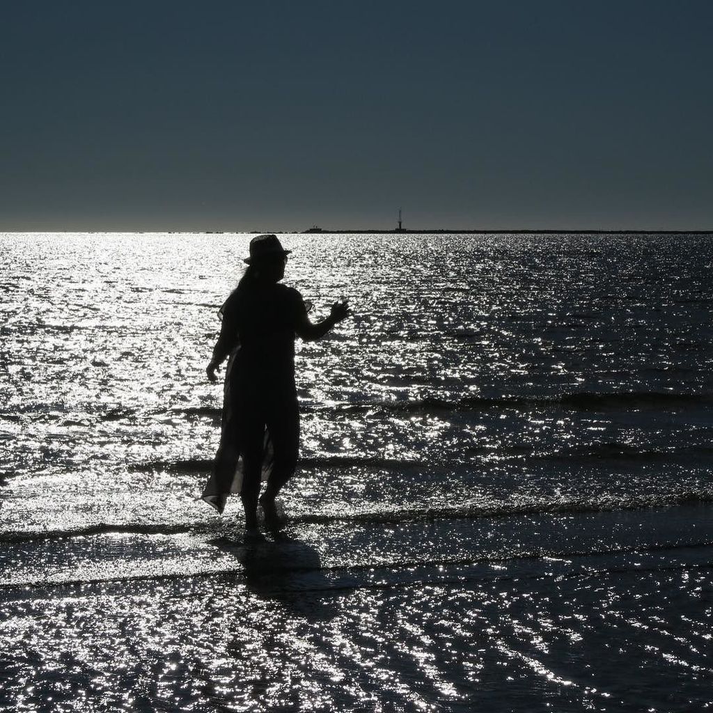 jBerndes's tweet photo. "My wife" #skreastrand #falkenberg #havet #siluett #minfru #reflektioner #sverige #solnedg… https://t.co/FgAaZANxWa https://t.co/Zd0YSwxIco