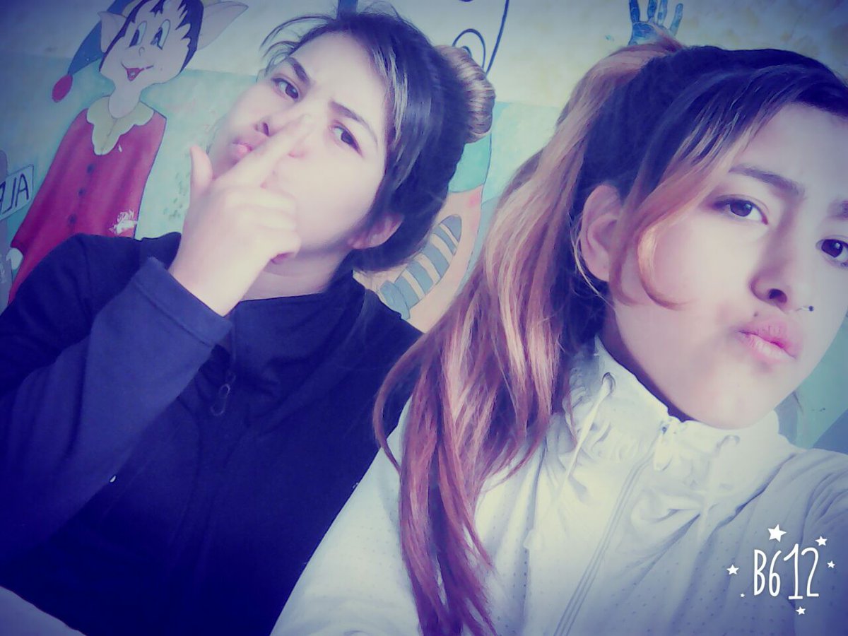 AnthoEscobar5's tweet photo. Del otro día en el colé con celeste ✌. https://t.co/cfq6rpjVzA