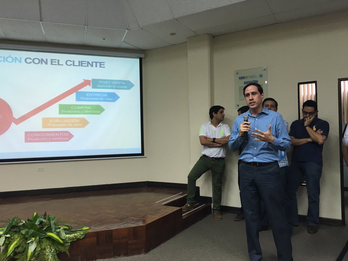 guidocaro's tweet photo. Grupo tomatoma de #EMAEXIX presentando su idea de negocio en @ESPAE https://t.co/OB8slmxzDh