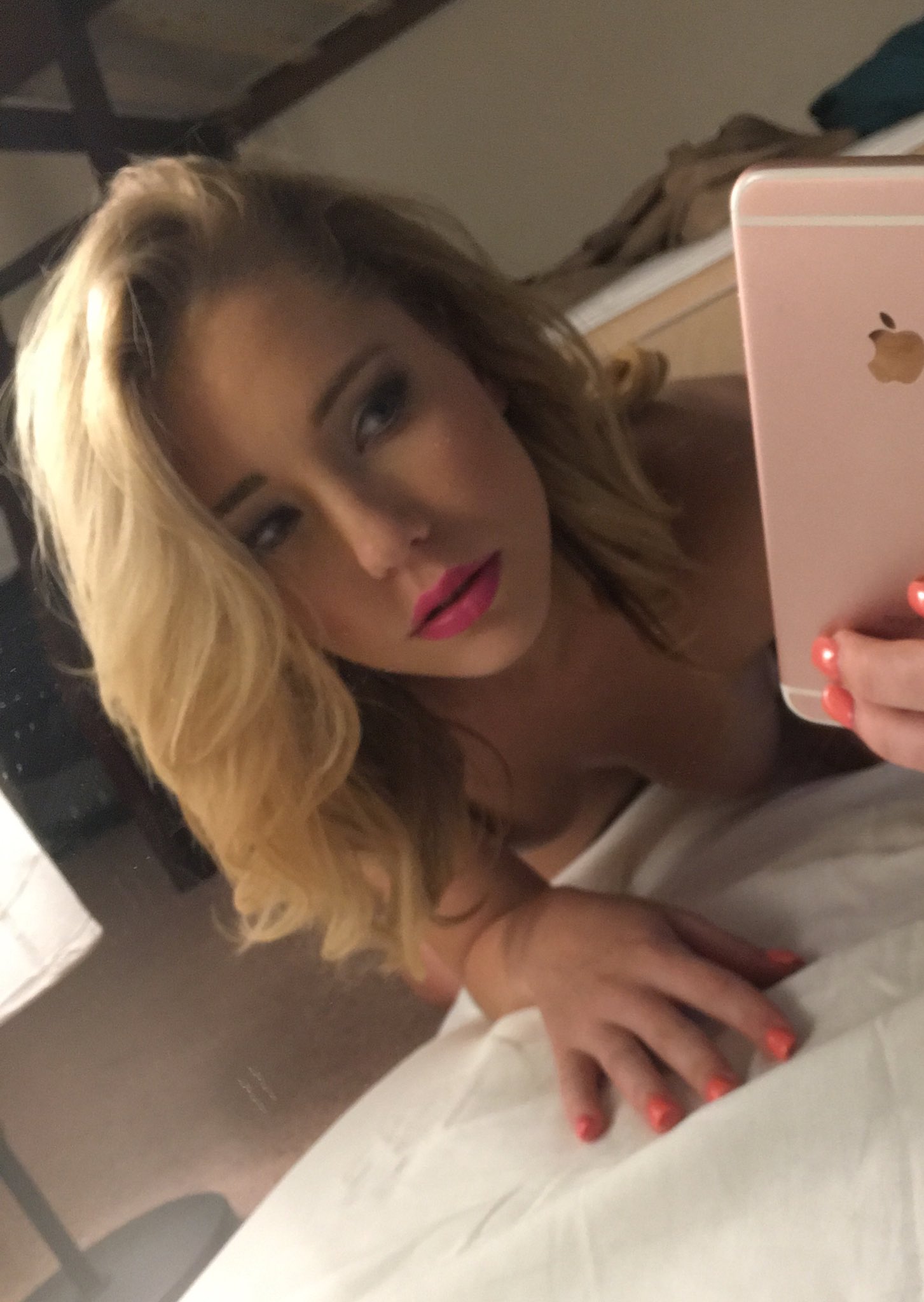 💋 https://t.co/aX9ATdMK1M