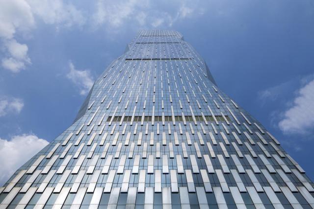skyrisecities's tweet photo. #Goettsch-Designed R&amp;F Yingkai Square Completed in #Guangzhou. https://t.co/c0INuX4Stp #Architecture #CRE #China #RE https://t.co/KtzMp2Pe1r