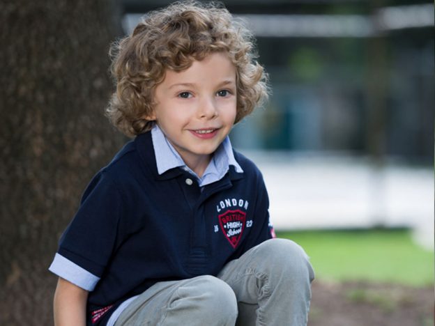 #DiegoZamoraLeal es el niño consentido en #MujeresDeNegro ¡Descubre de quién se trata! ow.ly/pxok303pFV3