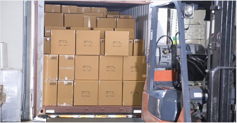 two_men's tweet image. Putting things into storage? Here's how to keep costs down; keep the unit clean &amp;amp; organised ow.ly/deT23037Re9