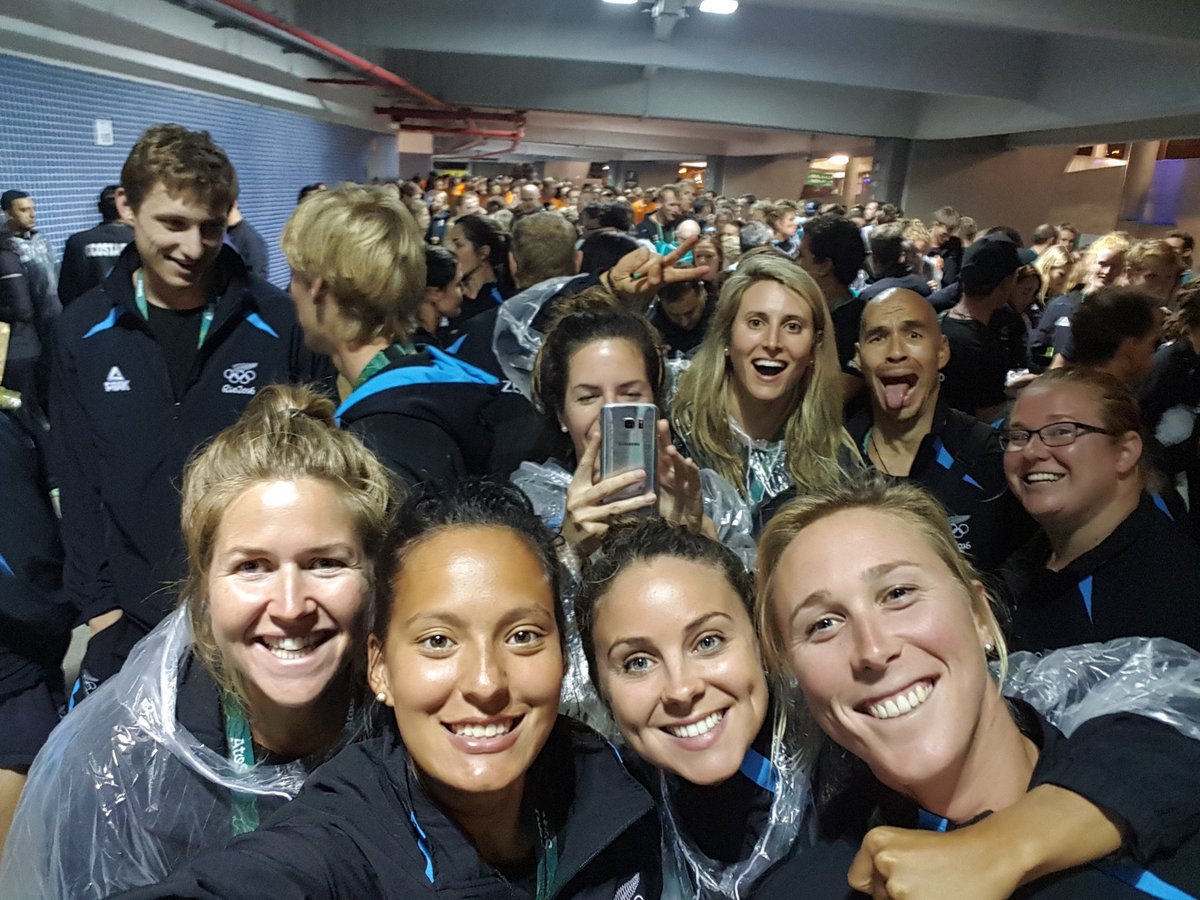 Looking forward to the <a href="/Rio2016/">Rio 2016</a> <a href="/Olympics/">The Olympic Games</a> Closing Ceremony!! ✌⚫⚪😁 

#ProudToBeAKiwi