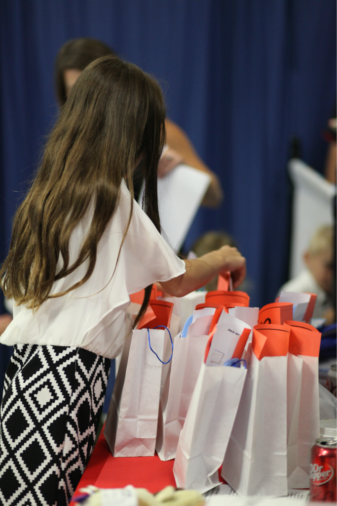 HighlandsKids's tweet photo. We love our little bag stuffers. Happy things for all the littles! #JVDreamTeam #highlandsAB https://t.co/5lyhQ6KZak