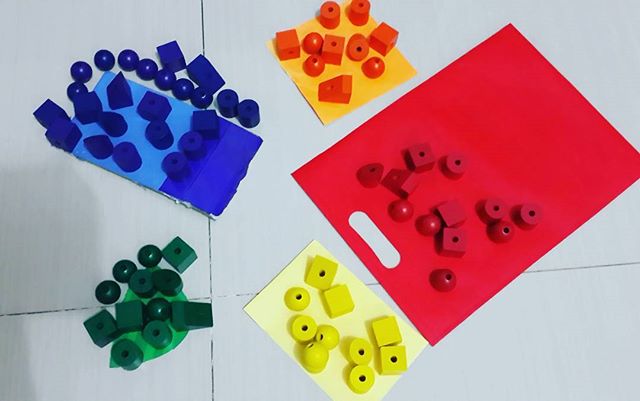 CallieinNZ's tweet image. RT @Spielgaben: Sorting colors activity with #spielgaben #sortingcolors #spielgabenwithimc 📷: @lala.amalia.1