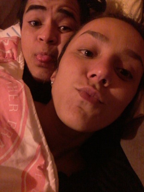 jeh_neis's tweet photo. #DomingoDeBoa 👭💋❤🍁 @rehnatinha_5 https://t.co/DrQH6vGUDL