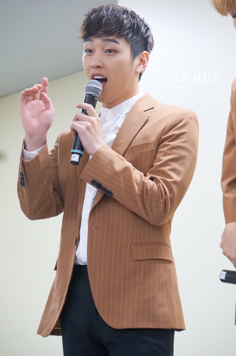 MooSmile0429 tweet picture