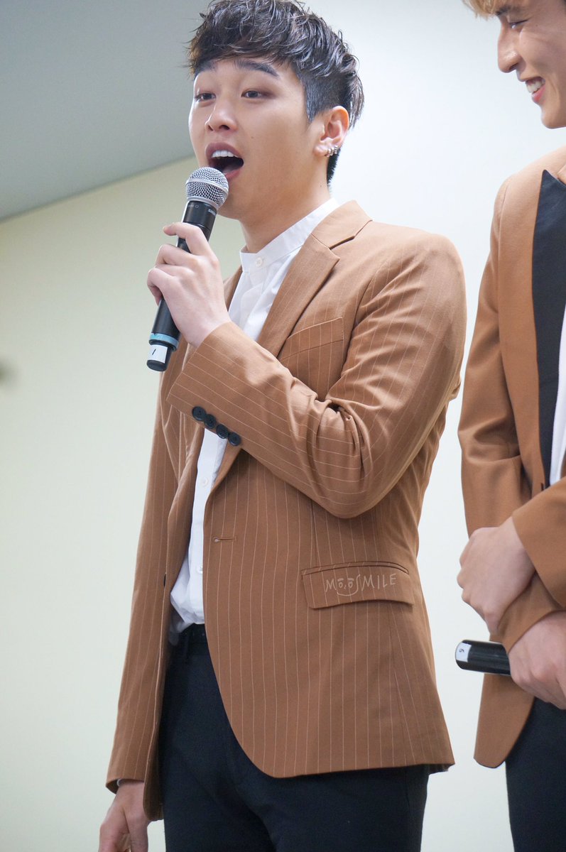 MooSmile0429 tweet picture