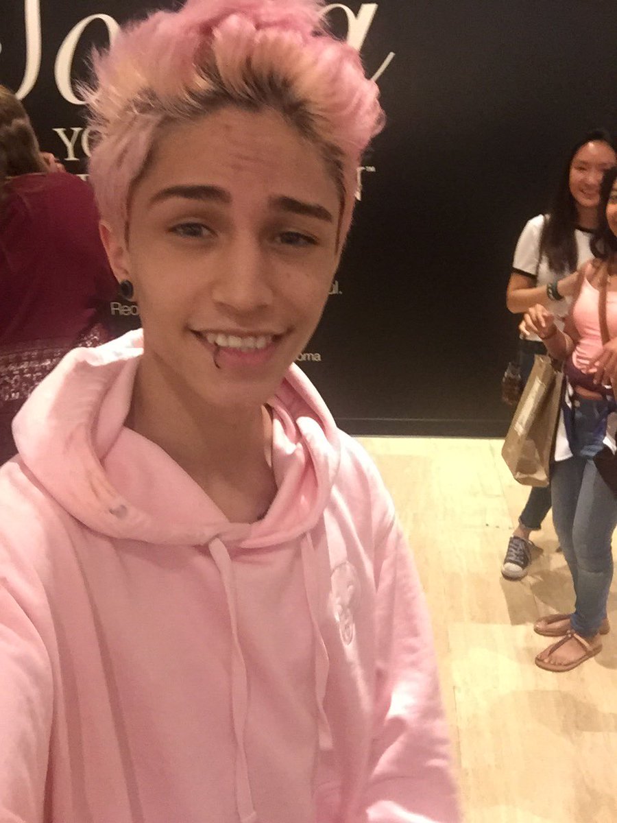 Lacey_Navarette's tweet photo. @diegosaurs_ https://t.co/xOBoSOOfh3