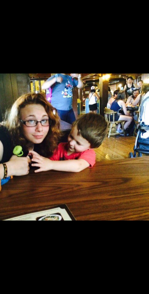 emily_hall4's tweet photo. A bit more of Magical Kingdom🏰 #ThrowbacktoDisney https://t.co/rpxmygnNLZ