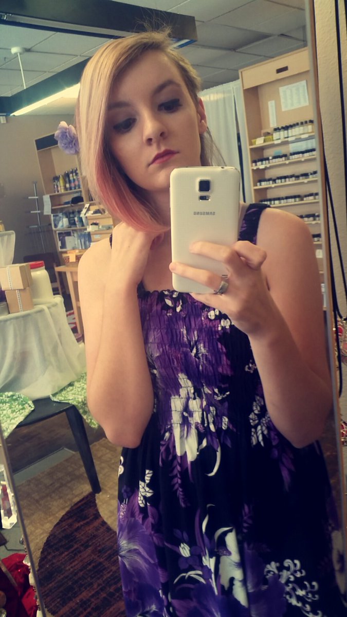 //here's my face reveal! I'm super cocky and vain so you get four selfies 😂