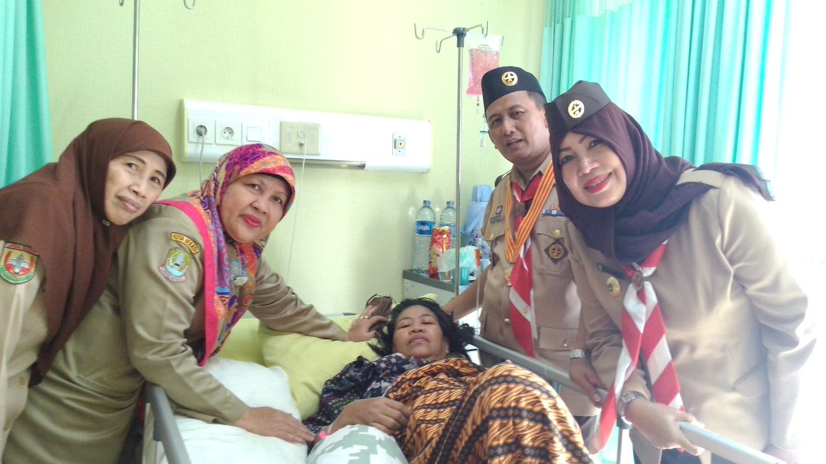 pusdiklatda's tweet photo. Selesai upacara HUT RI Menjenguk ketua Mabigus yg sakit https://t.co/uavIpwvPOR