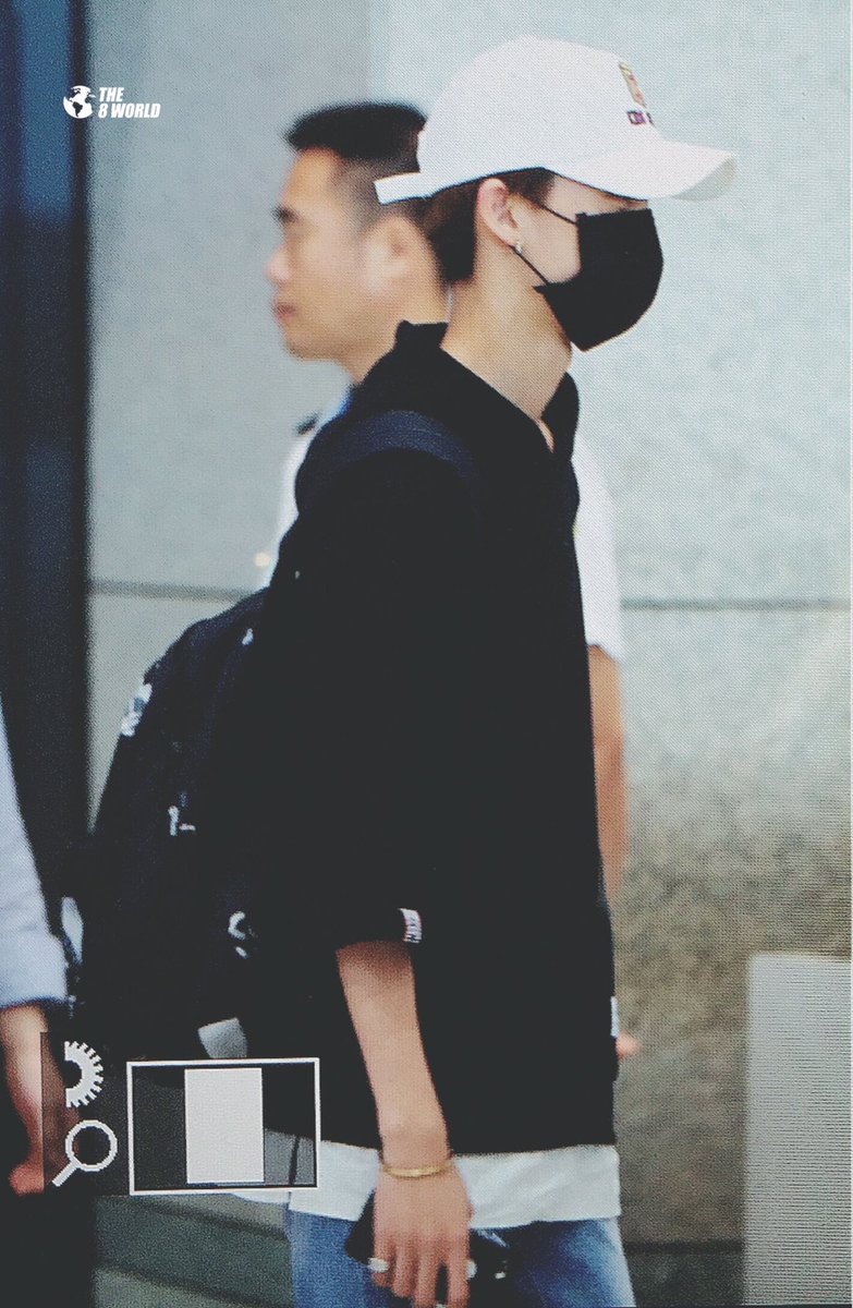 the8world1107's tweet photo. 160819 인천입국
#세븐틴 #디에잇 https://t.co/vohuUWOsE2