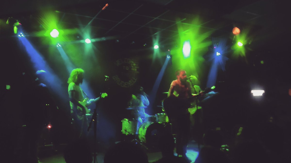 BULLPURROF4sf's tweet photo. Mewithoutyou was top 😳 great day. Great night. https://t.co/cme6f0wDj5