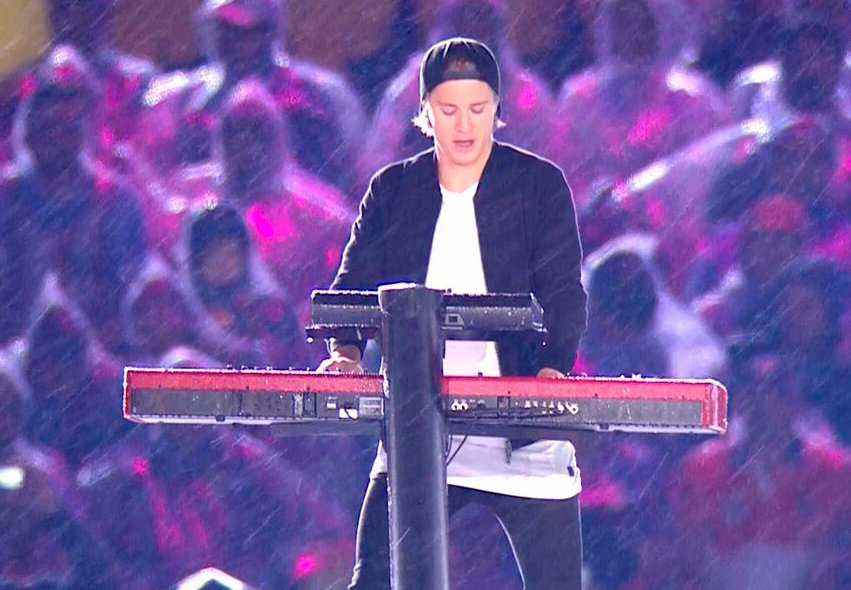 conadeoficial's tweet photo. #ViveRioXCONADE Tras desfile de atletas, se presentan DJ @KygoMusic y cantante @imjmichaels #CeremoniaDeClausura https://t.co/1ljALvcosh