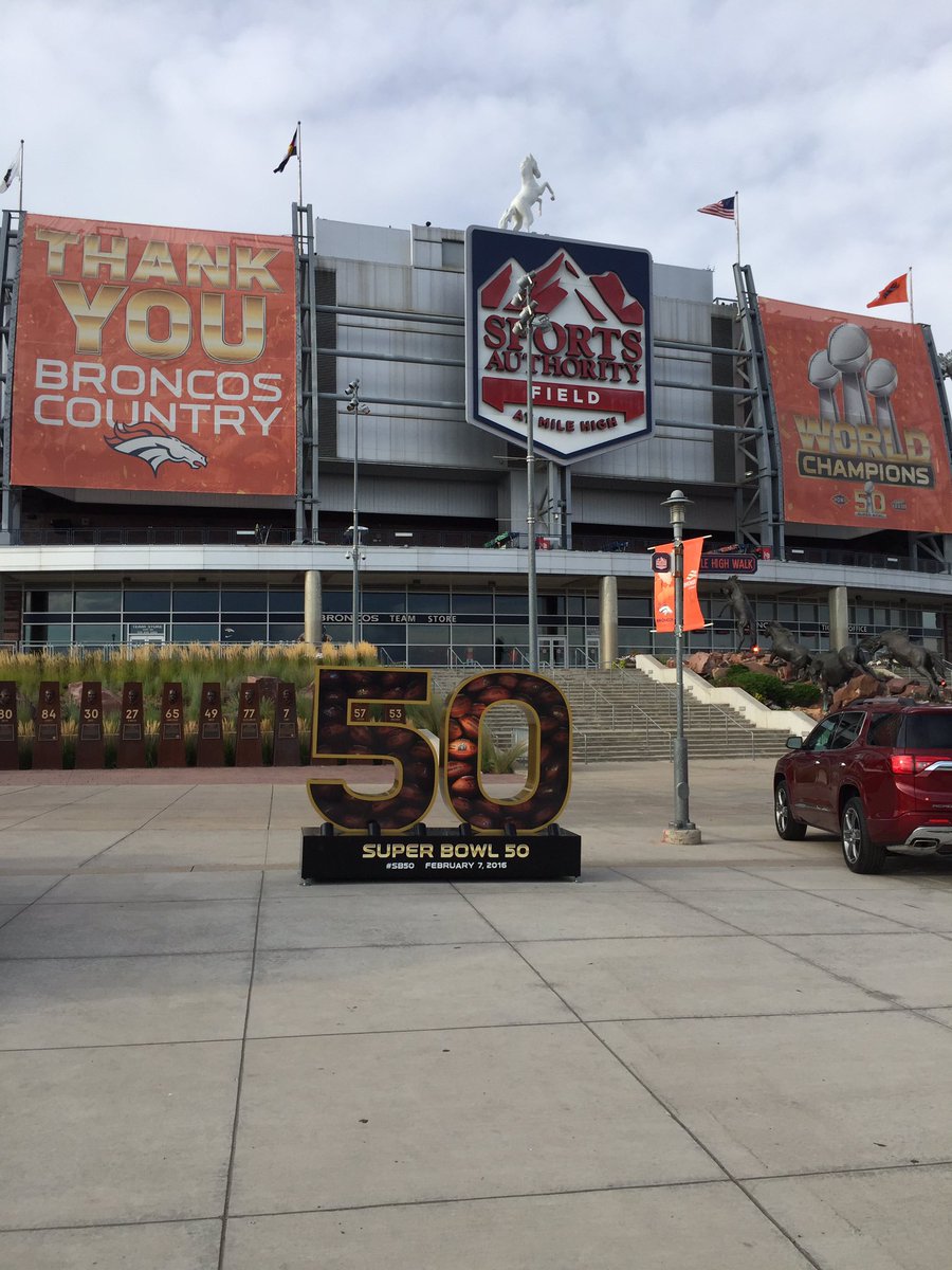 kathytrzeciak's tweet photo. Let's get started. Fantasy Football at Mile High Stadium.
#GMCFF #ThisisGMC https://t.co/djZSNCaILv