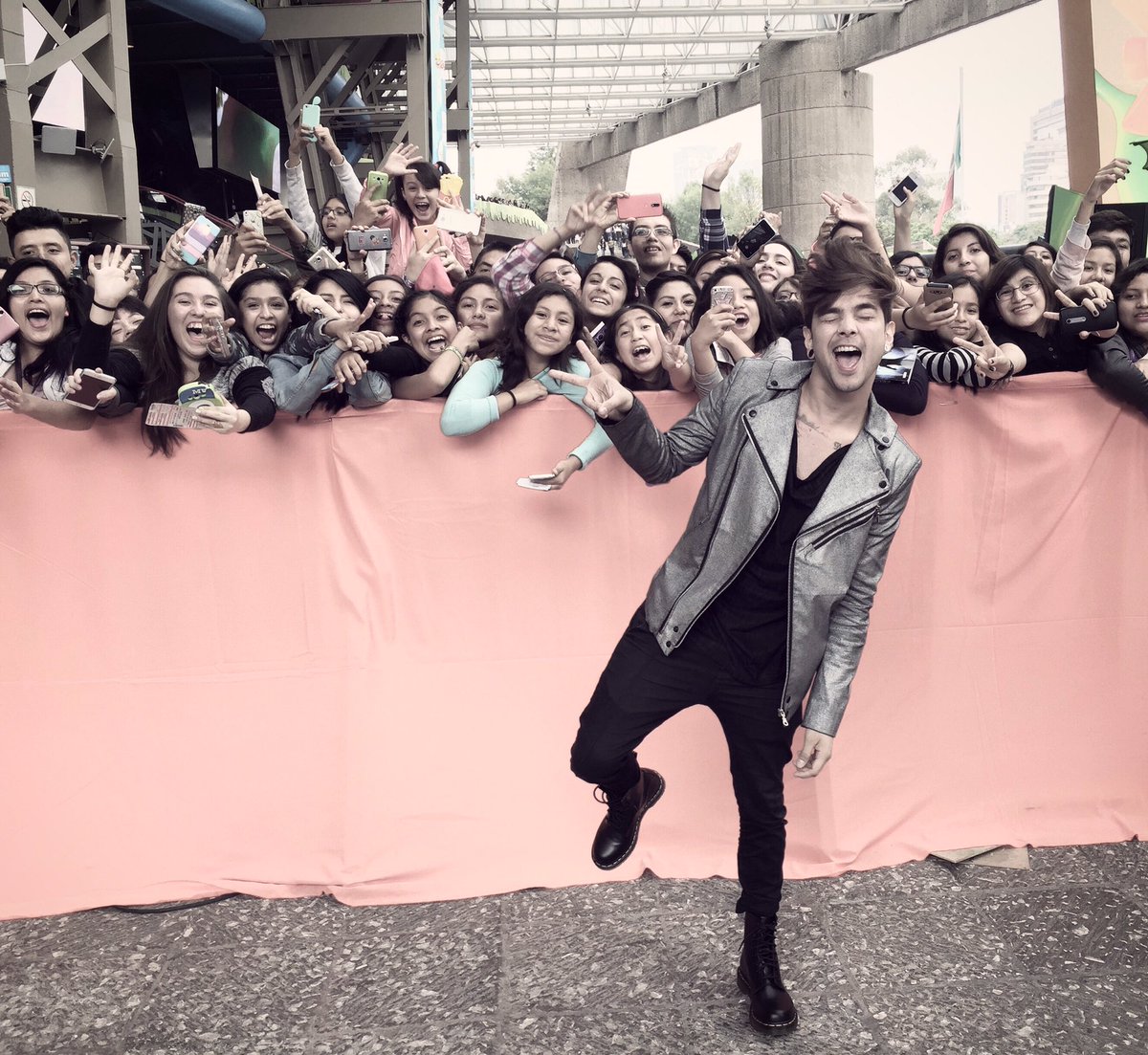 Juanjaramilloe's tweet photo. Quiero devolverles de la mejor forma todo ese amor que me dan. 💙

https://t.co/JHloU3yWA9

🐘 https://t.co/Oq9t3Xutte