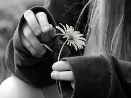 Peverelltty's tweet image. Tocale música,dale flores,llevala a ver los atardeceres al mar..pq no hay medicina q cure lo q no cura la felicidad