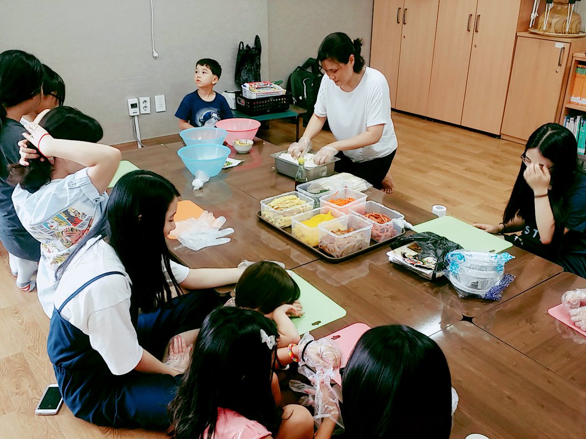 저희 복지관에서 경기도 따복공동체 &amp; 성남형교육네트워크가 함께하는 '가족愛탄생, 다문화가정 지원' 프로그램을 시작하였습니다. 참여를 원하시는 분은 복지관에 오셔서 신청하여 주시기 바랍니다.^^