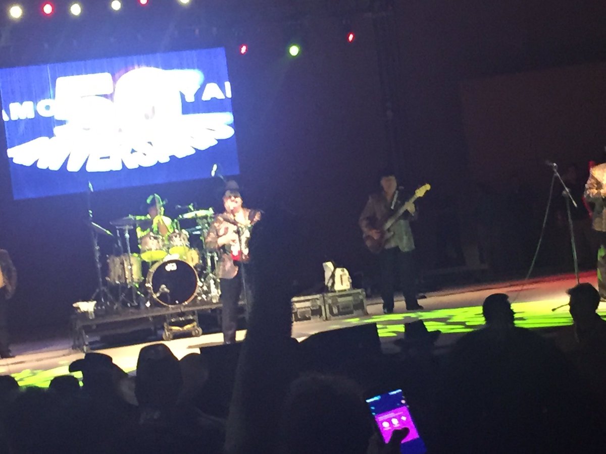 queen20166's tweet photo. #RamonAyala #funNigth @ramonayala https://t.co/0Drz7jTvr5