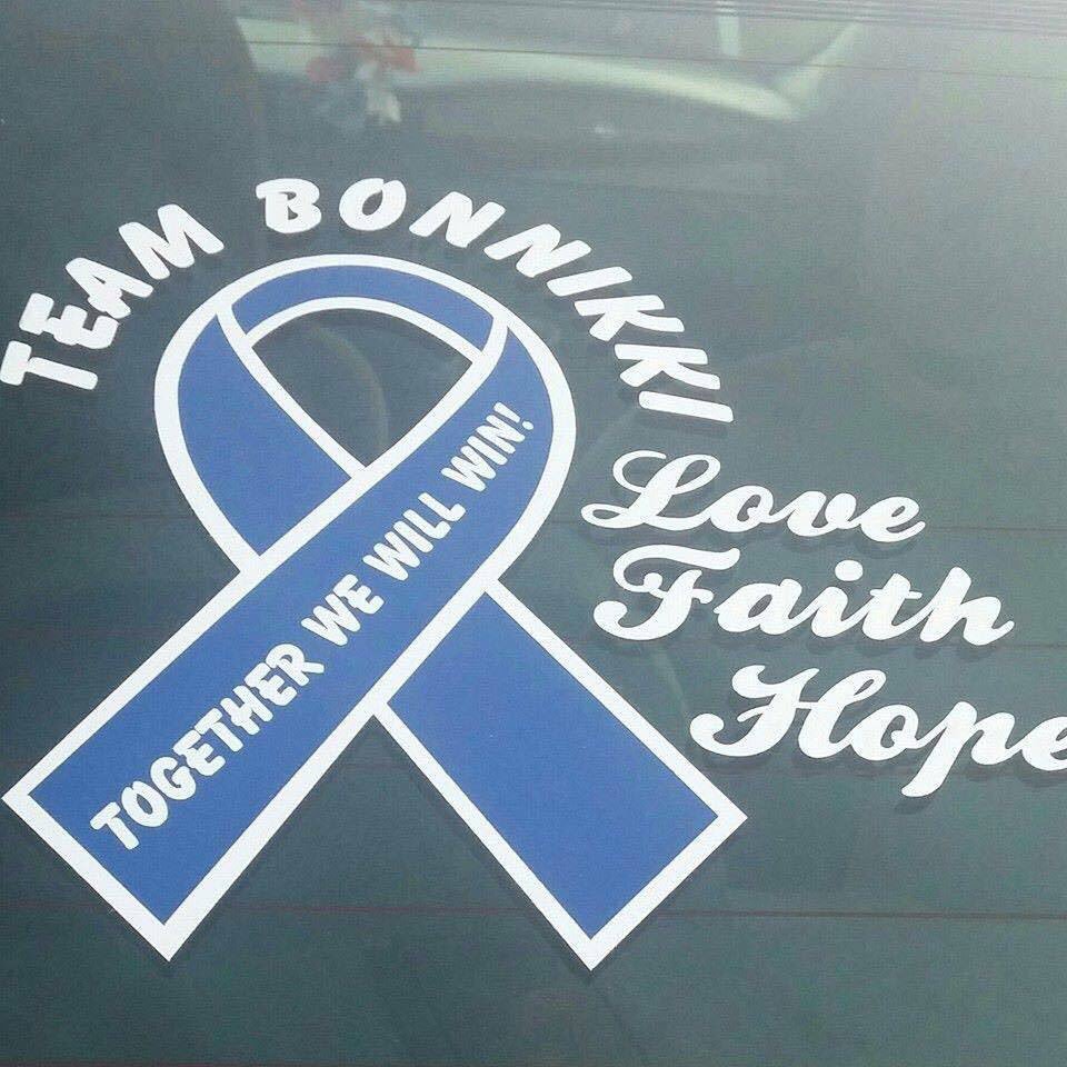 misvnderstxxd's tweet photo. Pray for my Family 💙 Lord knows we need it, God got us thru thick and thin. #FCancer #TeamBONNIKKI  L💙VE Y💙U MOM https://t.co/9NIYGtHjLv