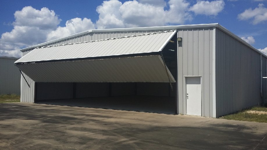 AustinHomesHD's tweet photo. #hangar for sale at #lagovista #texas airport, 2 lots, great investment, go to https://t.co/Zmi1ex8xKs for more info https://t.co/9UxYaBNUjq