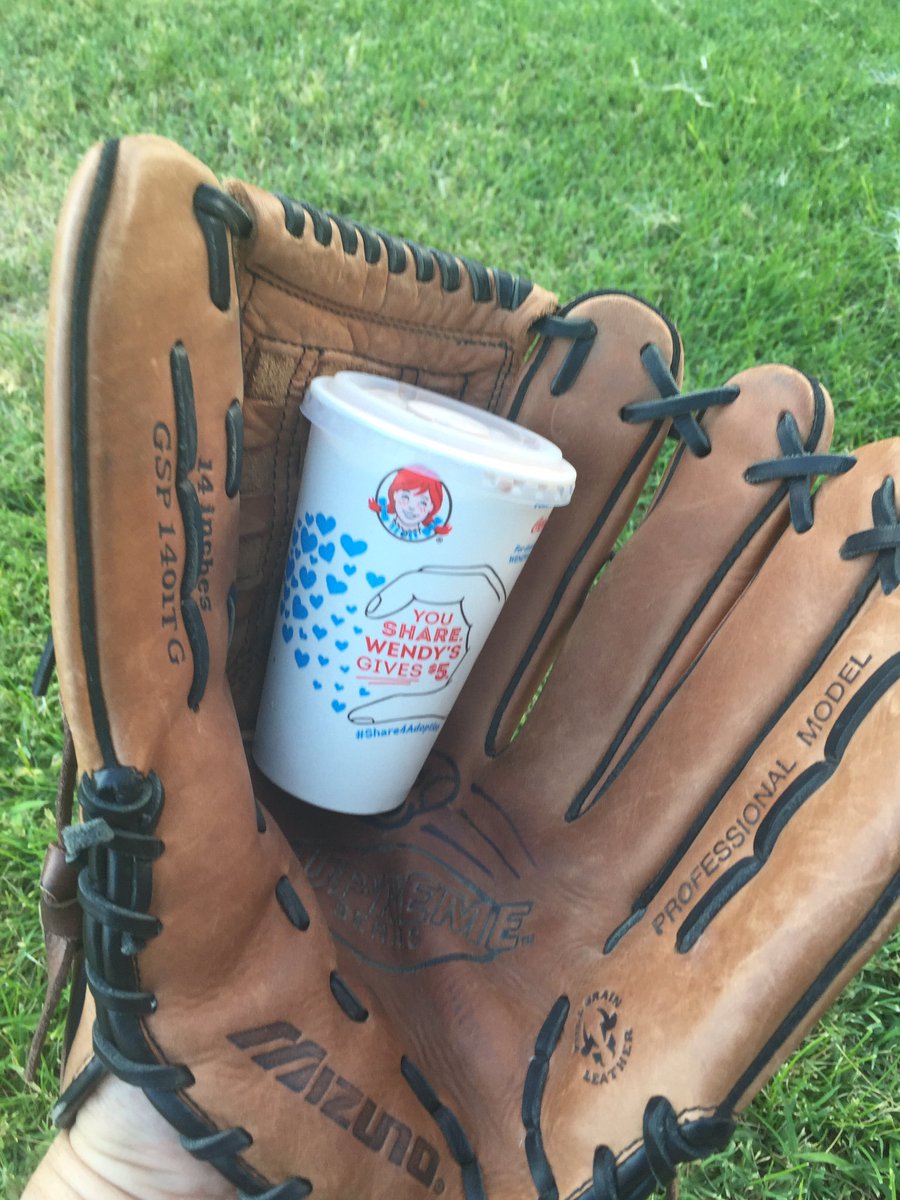 prestonrhunt's tweet photo. What a catch! #50centFrostyMLB @mlb @Wendys #MLBTV https://t.co/TUvsPpVqbZ