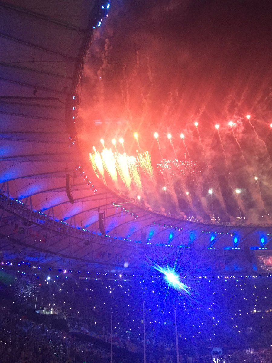 conadeoficial's tweet photo. #ViveRioXCONADE Quedan oficialmente clausurados los #JuegosOlímpicos #Rio2016 

FOTO @Olympics https://t.co/H2fFkEtful