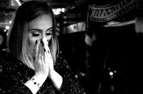 AdelesNever2's tweet image. Expectativa vs realidad