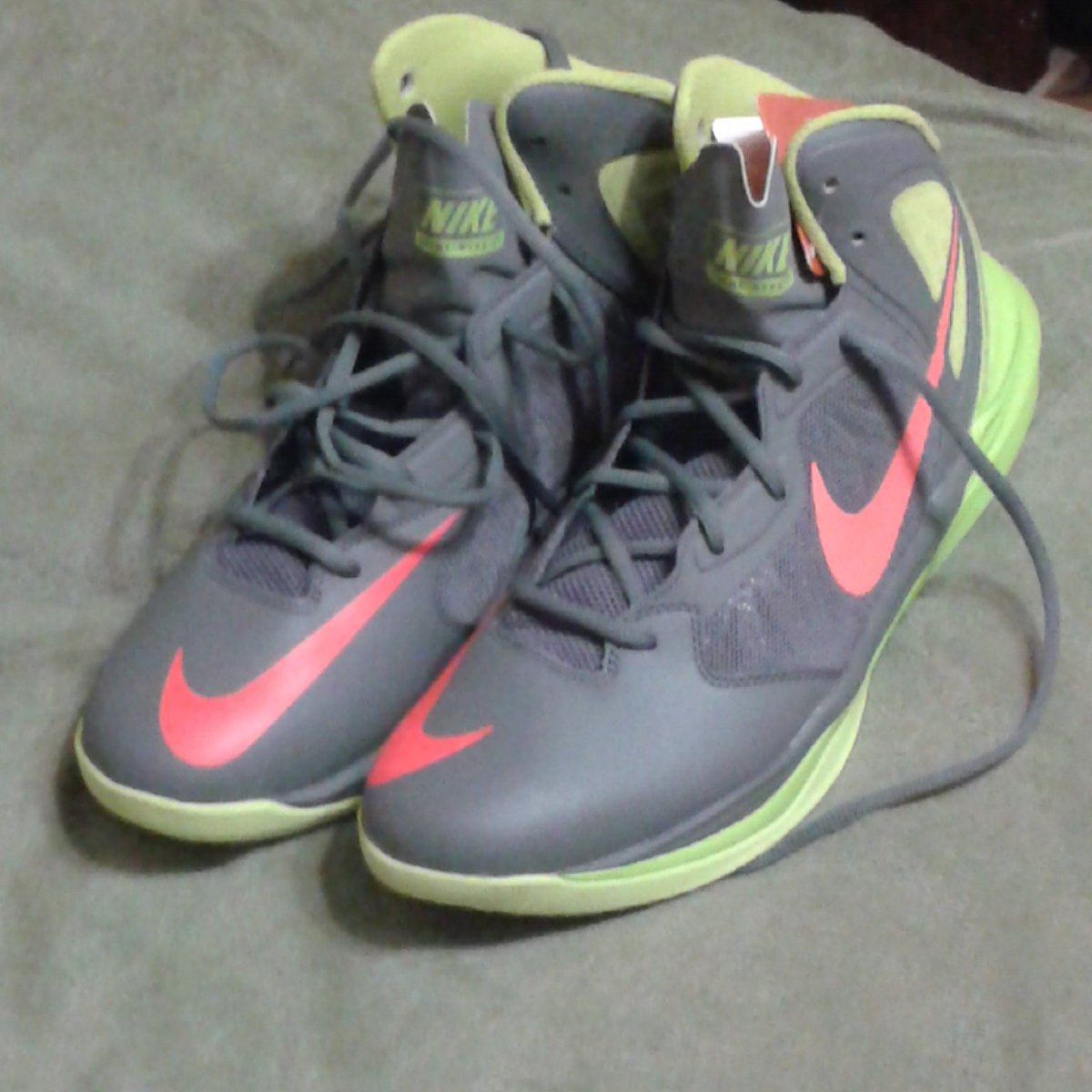 nico_francioni's tweet photo. Zapas nuevas!!!  😊😊👟 #Nike #HyperPrime https://t.co/hzEk96YfPO