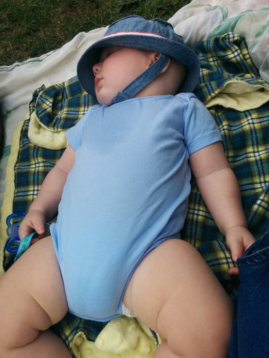 e7mily's tweet photo. Passed out for Fred Penner but wide awake for @danmanganmusic and @GordonGrdina's #bummerjams at @PtboFolkFest Fave! https://t.co/arGMgfpgZV