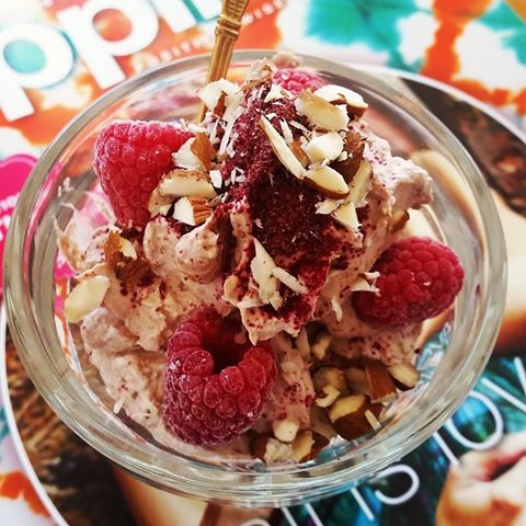 naturezonewhk's tweet photo. "Dessert"
I folded @MSuperfoods superchoc powder through thick coconut yogurt, let it chill in the freezer. https://t.co/0xziBthWk9