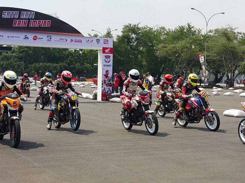 JIEXPO's tweet photo. We successfully held Honda Dream Cup on August 20th - August 21st 2016.
#ThrowbackEventInJIExpo https://t.co/ztdpSiKejx
