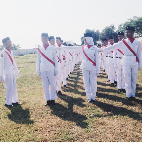 fadhlilah_syifa's tweet photo. Jatidiri comal #smanco #stm Hut-RI 71 https://t.co/XjlDKTocI6