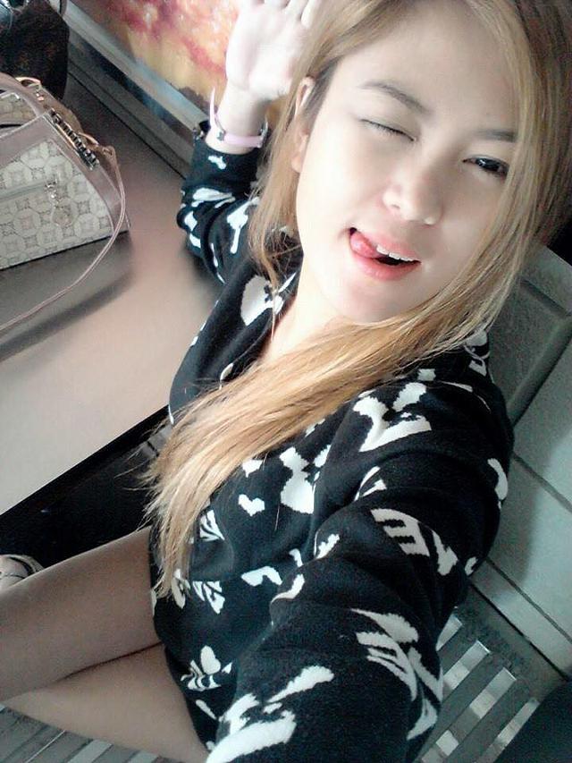 hotpamela's tweet photo. https://t.co/1R69vydIb4  I’m happy to be single again. https://t.co/4ulOxKOFOF