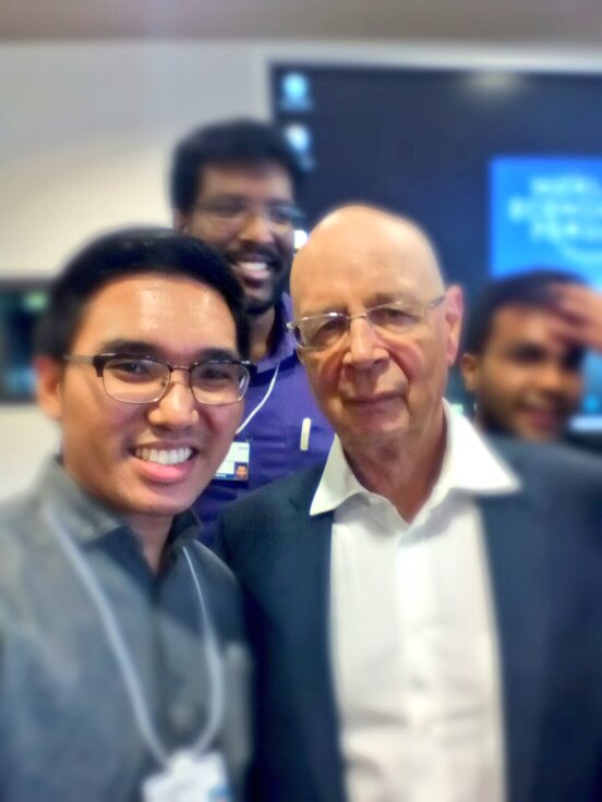 kakaktian's tweet photo. Also Nerves and Active! "@GlobalShaperBDG: Leadership points from Prof. Klaus Schwab:
Soul, Heart, Brain https://t.co/JFEhoo40fV"
