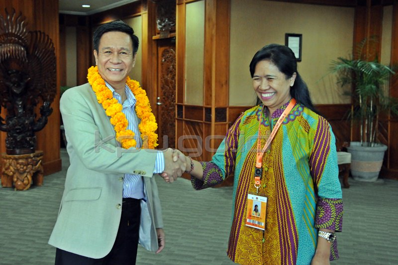 Selamat Datang Peserta AESF III di Bali kpu.go.id/index.php/post… <a href="/juriardiantoro/">Juri Ardiantoro #akuorameluedan; #kebiasaanbaru</a> <a href="/ferryfkr/">Ferry K Rizkiyansyah</a> @robie2u <a href="/K_Setyawan/">Mahira K Setyawan</a>