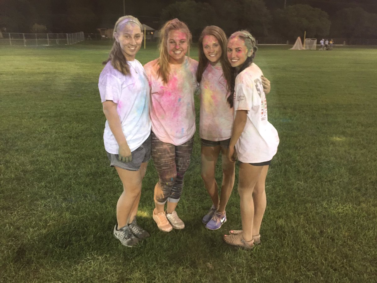 RobynGajdica's tweet photo. my girls💜💙💛💚💗 #tarleton20 #colorcelebration https://t.co/SbL1rtREJh